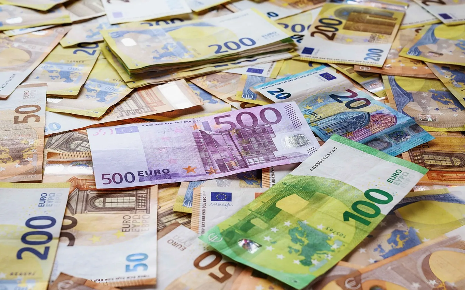 Banknotes, currency and finance